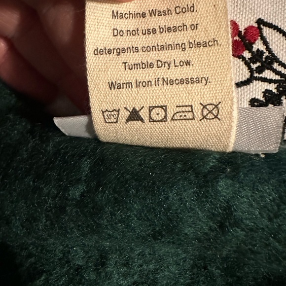 Rae Dunn “Peace on Earth” Faux Mohair Throw - Picture 8 of 9